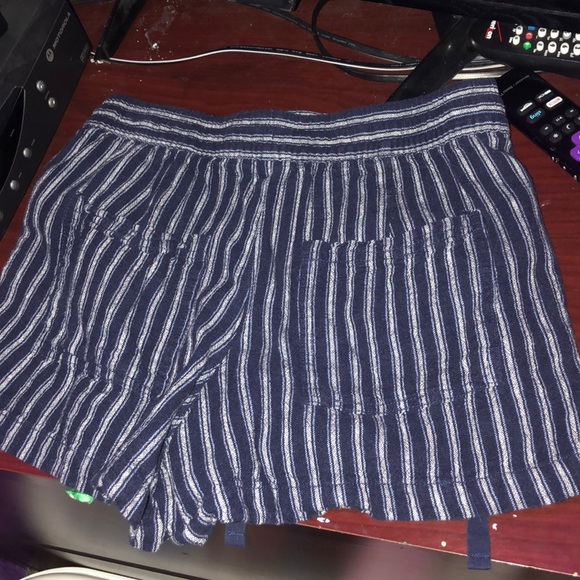 Gap size 0 shorts - Picture 2 of 2